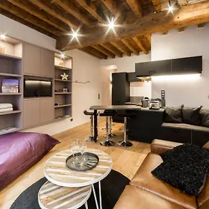 jewel-apartment-in-vieux-lyon.hotels-rhonealpes.com/